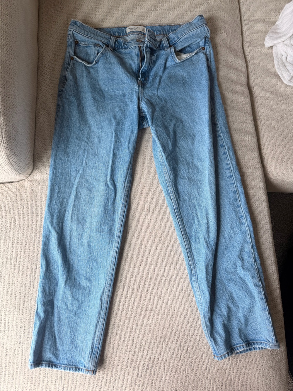 Abercrombie & Fitch Women's the 90's Straight Mid Rise